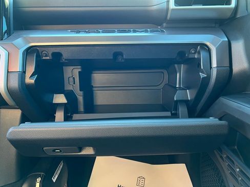 Used 2025 Toyota Tacoma TRD Off-Road image 26