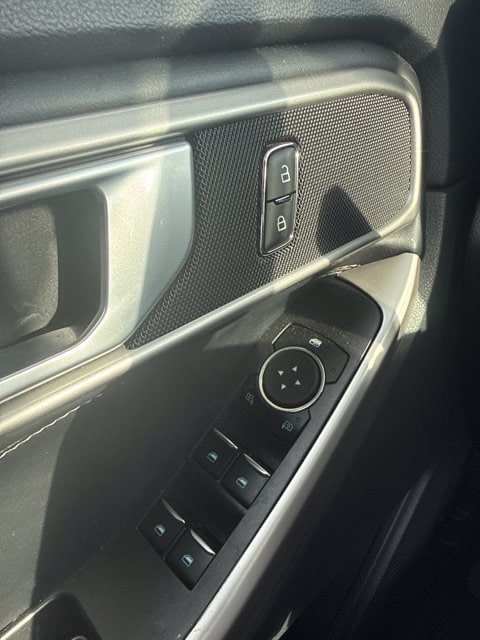 Used 2023 Ford Explorer XLT w/ Equipment Group 202A RWD image 12