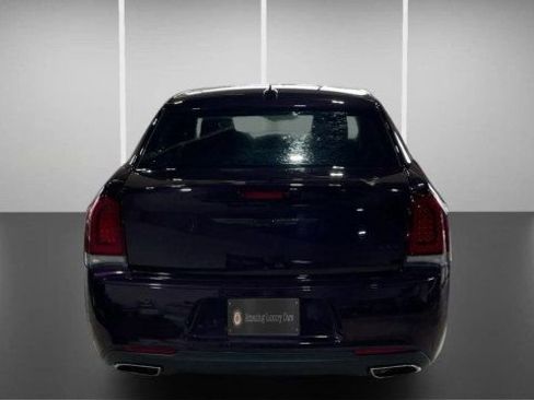 Used 2021 Chrysler 300 Touring w/ Sport Appearance Package image 8