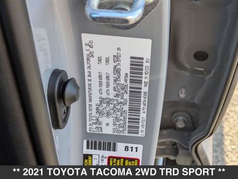 Used 2021 Toyota Tacoma TRD Sport w/ Technology Package image 23