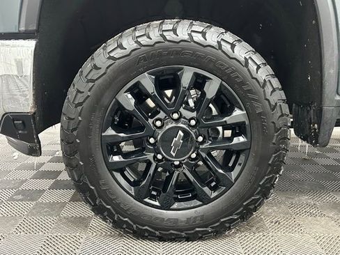 Used 2025 Chevrolet Silverado 2500 LTZ w/ LTZ Premium Package image 21