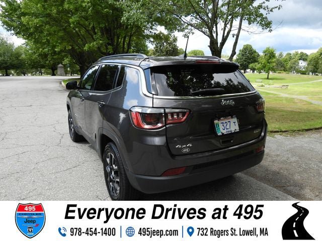 Used 2022 Jeep Compass Latitude w/ Sun and Sound Group AWD/4WD image 3