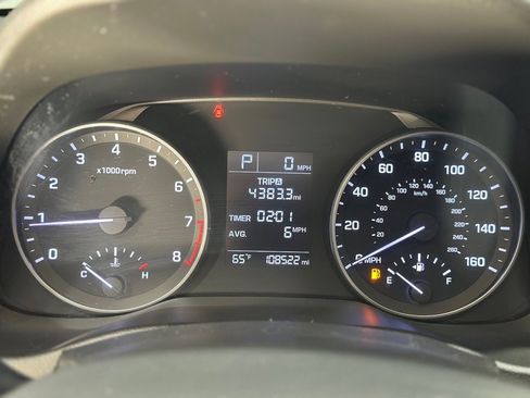 Used 2017 Hyundai Elantra SE image 14