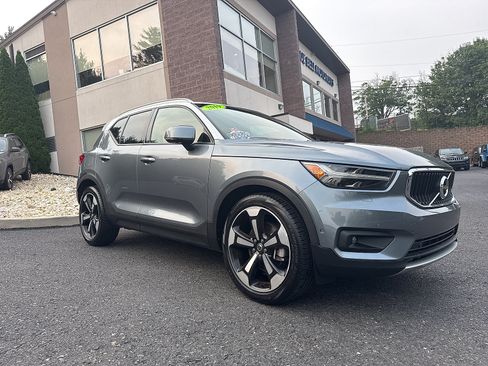 Used 2019 Volvo XC40 T5 Momentum AWD/4WD image 16