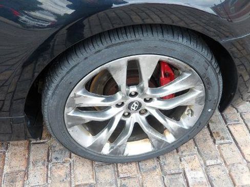 Used 2016 Hyundai Genesis Coupe 3.8 image 11