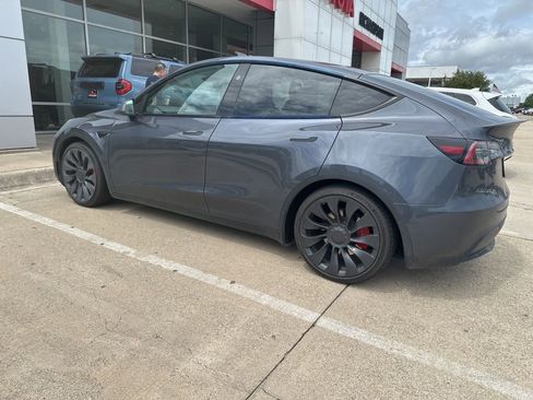 Used 2023 Tesla Model Y Performance AWD/4WD image 1
