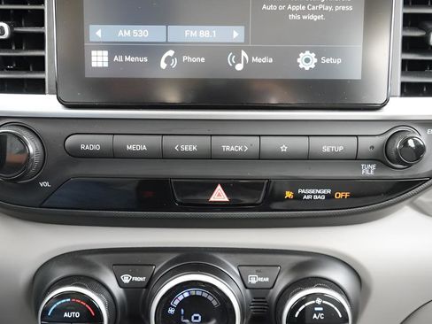 Certified 2023 Hyundai Venue SEL FWD image 32