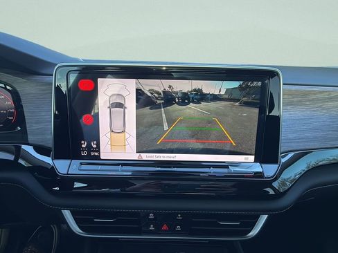 New 2026 Volkswagen Atlas SEL image 16