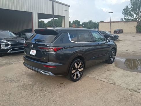 Used 2025 Mitsubishi Outlander AWD image 7