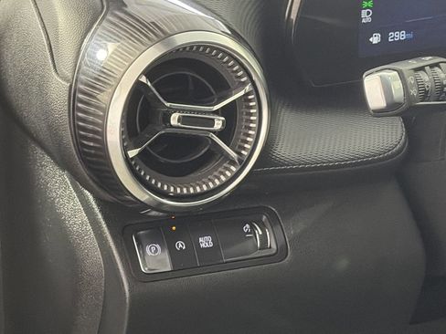 Used 2025 Chevrolet Equinox LT FWD image 11