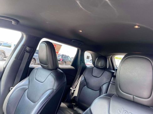 Used 2019 Jeep Cherokee High Altitude AWD/4WD image 5