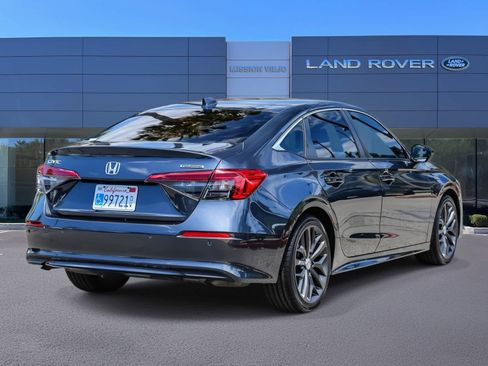 Used 2022 Honda Civic Touring image 4