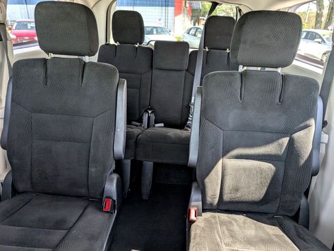 Used 2015 Dodge Grand Caravan SXT image 21