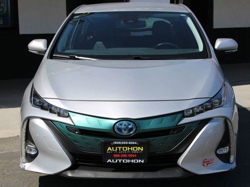 Used 2017 Toyota Prius Prime Advanced FWD image 2