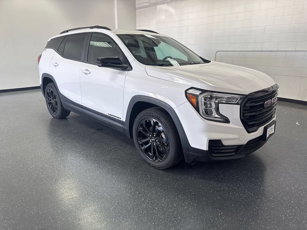 Used 2022 GMC Terrain SLE w/ Driver Convenience Package AWD/4WD image 2