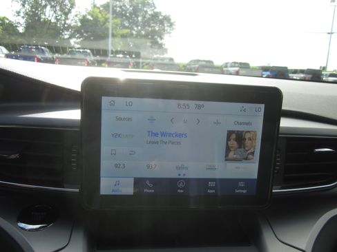 Used 2022 Ford Explorer XLT w/ Equipment Group 202A AWD/4WD image 21