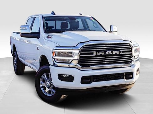 Used 2024 RAM 2500 Laramie AWD/4WD image 2