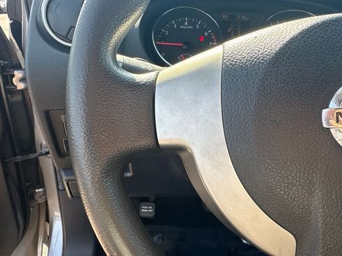 Used 2013 Nissan Rogue S AWD/4WD image 16