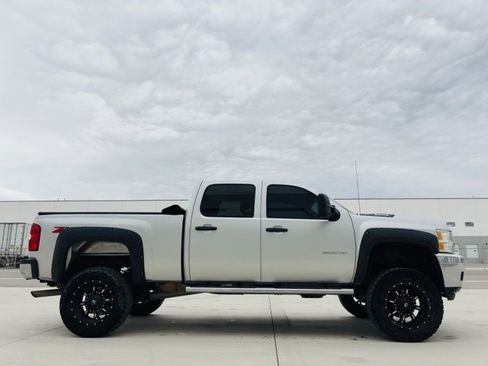 Used 2013 Chevrolet Silverado 3500 LT w/ Interior Plus Package image 7