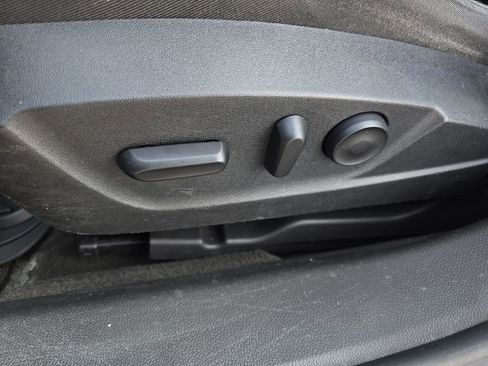 Used 2012 Buick Regal Leather FWD image 27