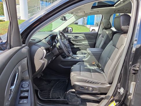 Used 2019 Chevrolet Traverse LT w/ LT Premium Package image 14