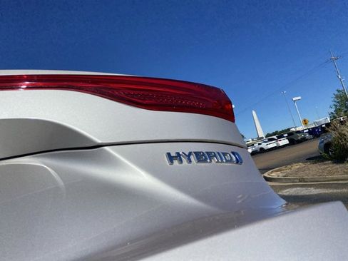 Used 2021 Toyota Venza LE image 53