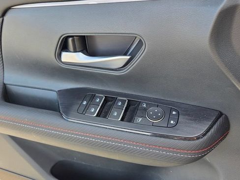 Used 2025 Nissan Kicks SR w/ Illumination Package FWD image 29