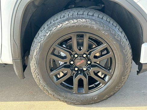 Used 2024 GMC Sierra 1500 Elevation AWD/4WD image 10