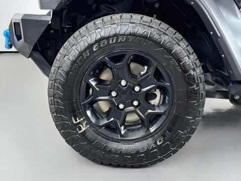 Used 2023 Jeep Wrangler Unlimited w/ 8.4" Radio Group AWD/4WD image 9