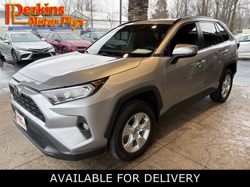 Used 2021 Toyota RAV4 XLE image 1
