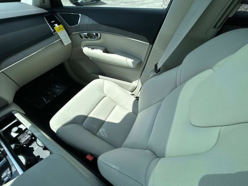 New 2025 Volvo XC90 T8 Plus w/ Protection Package Premier image 14