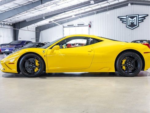 Used 2015 Ferrari 458 Speciale Coupe RWD image 3
