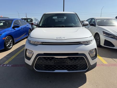 Used 2022 Kia Soul LX FWD image 5