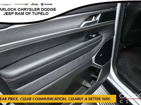 Used 2025 Jeep Wagoneer Series III w/ Premium Group I AWD/4WD image 26