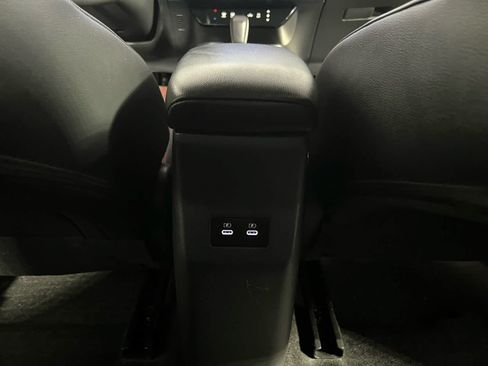Used 2025 Nissan Kicks SR FWD image 11