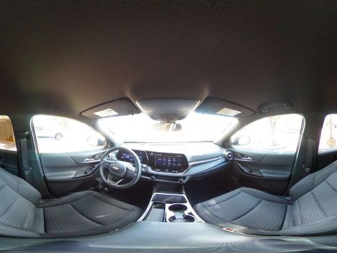 Used 2025 Chevrolet Equinox LT FWD image 43