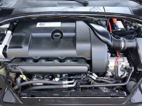 Used 2009 Volvo XC70 T6 image 39
