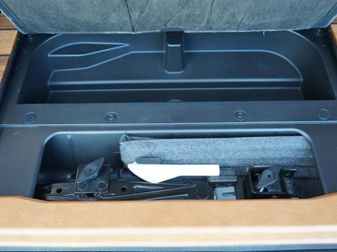 Used 2025 Ford Bronco Badlands image 75