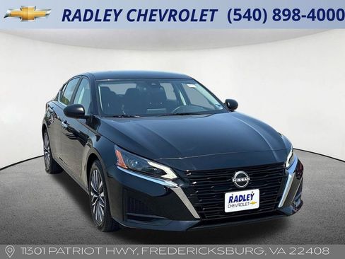 Used 2025 Nissan Altima 2.5 SV FWD image 21