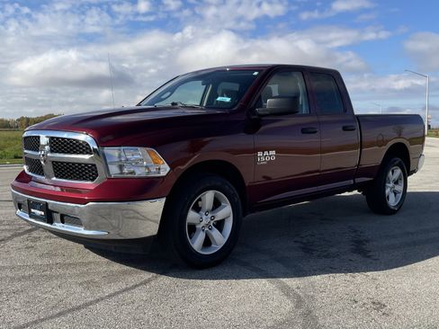 Used 2024 RAM 1500 Classic SLT image 2
