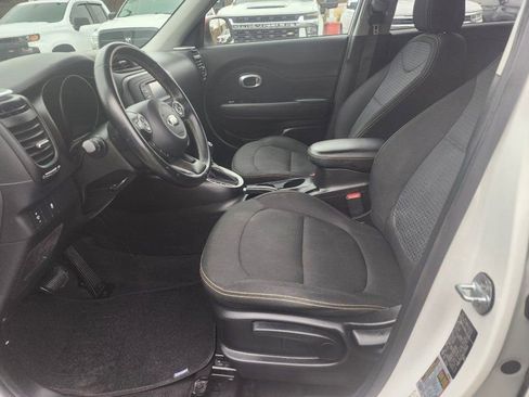 Used 2016 Kia Soul + w/ Designer's Package image 11