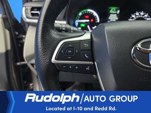 Used 2022 Toyota Sienna XLE FWD image 17