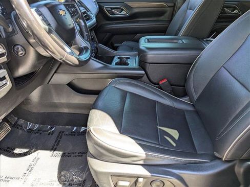 Used 2023 Chevrolet Suburban Premier w/ Advanced Technology Package AWD/4WD image 16