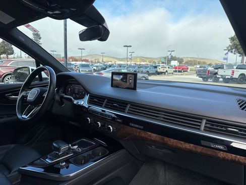 Used 2018 Audi Q7 3.0T Premium Plus image 22