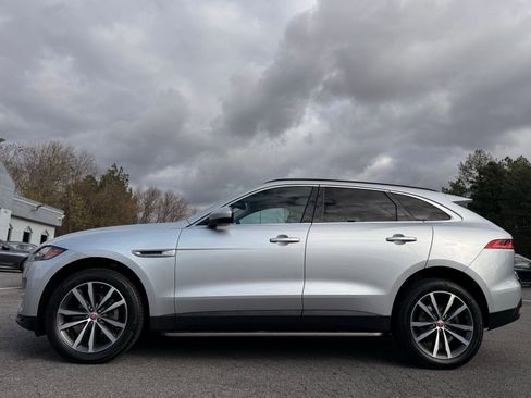 Used 2018 Jaguar F-PACE Prestige image 2