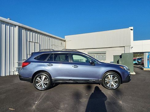 Used 2018 Subaru Outback 2.5i Limited image 6