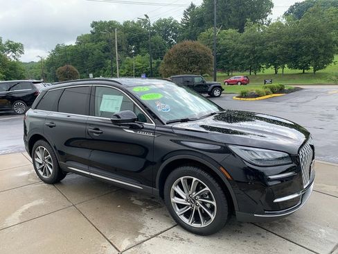 Certified 2025 Lincoln Corsair AWD w/ Equipment Group 101A image 8