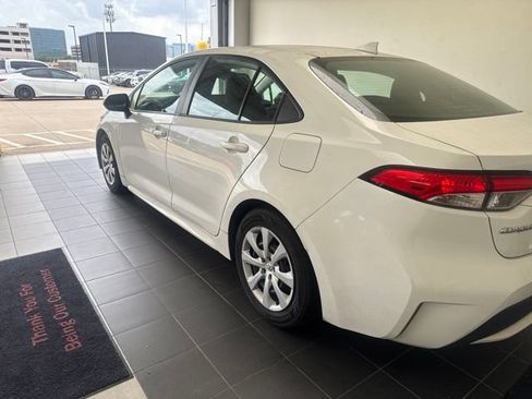 Used 2020 Toyota Corolla LE FWD image 15