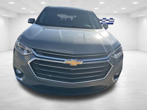 Used 2018 Chevrolet Traverse LT image 2