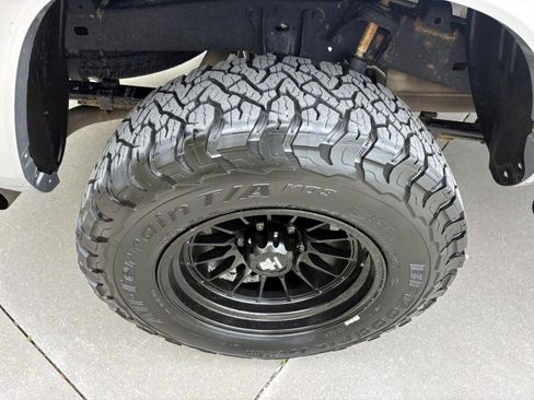 Used 2022 Toyota Tacoma TRD Sport image 10